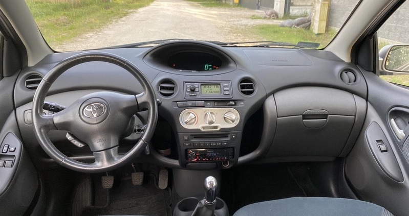 Toyota Yaris cena 12950 przebieg: 136300, rok produkcji 2004 z Warszawa małe 191